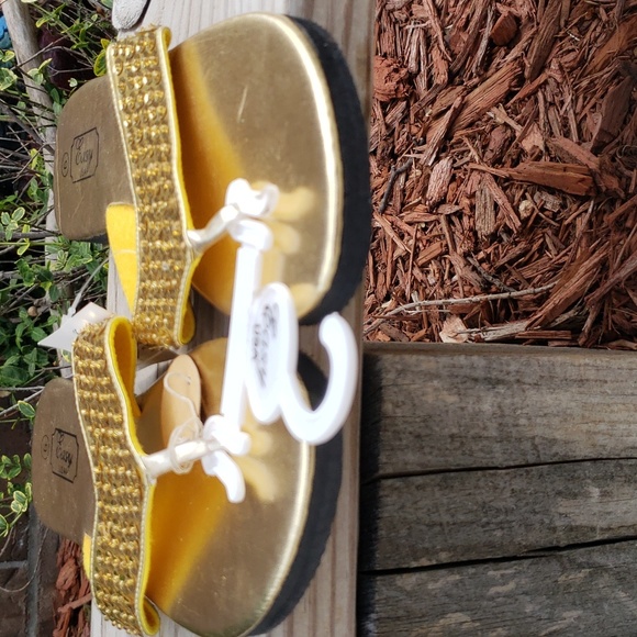 NWT Easy USA women's gold sequence flip flop sandals - Picture 10 of 11